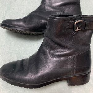 Gap leather ankle boots black 8M pre owned lugg soles round toe good condition